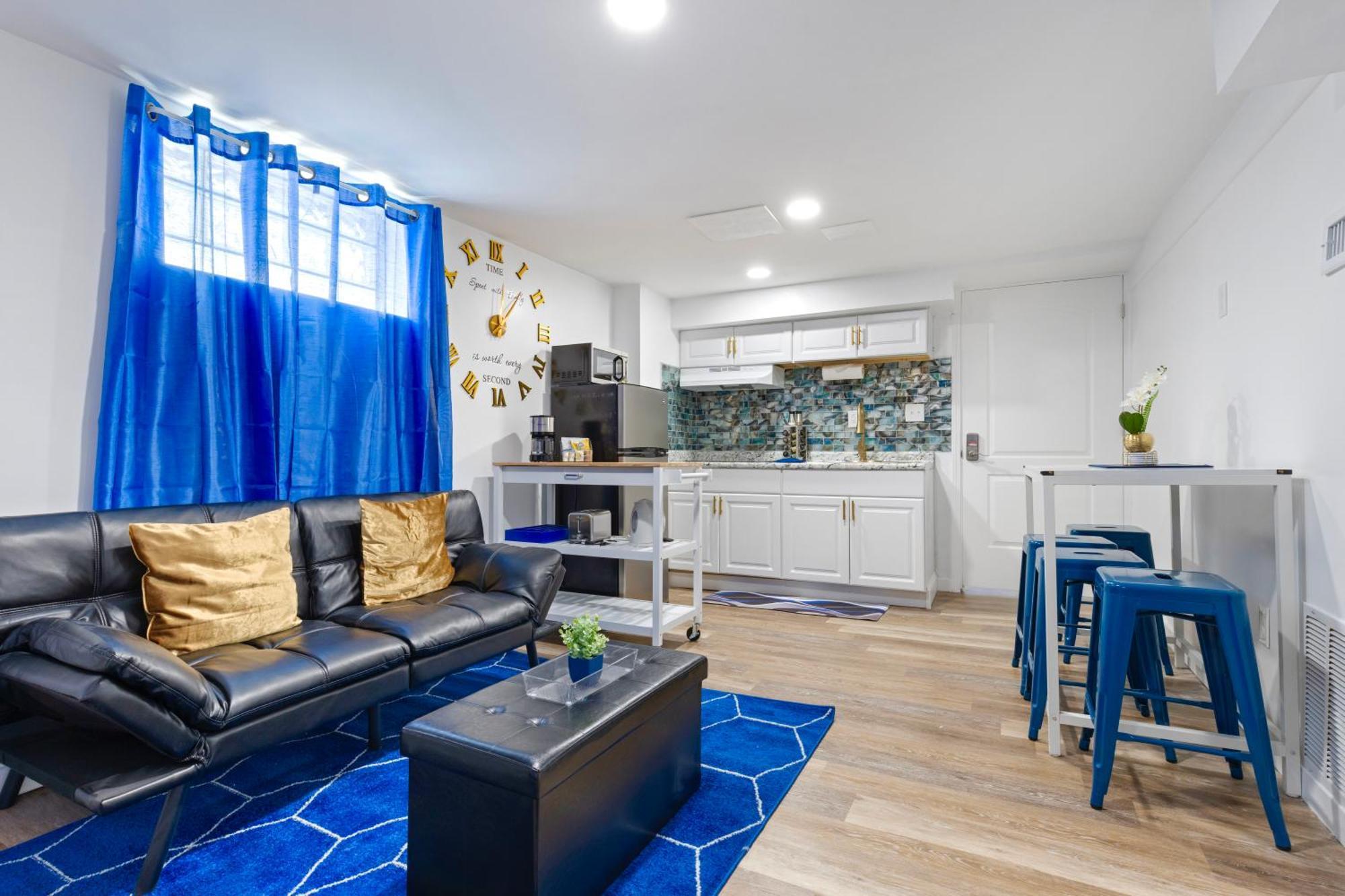 The Sapphire Haven - Your Old Brooklyn Oasis Awaits Families, Couples, Business Travelers Near Downtown With Parking, 300 Mb Wifi & Self Check-In Cleveland Kültér fotó